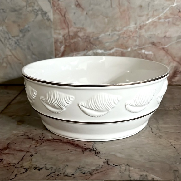 Ben Rickert Other - BEN RICKERT IVORY SEASHELL BOWL GOLD TRIM 7" ACROSS